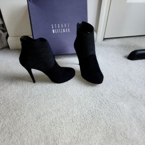Papoose Black Suede booties
